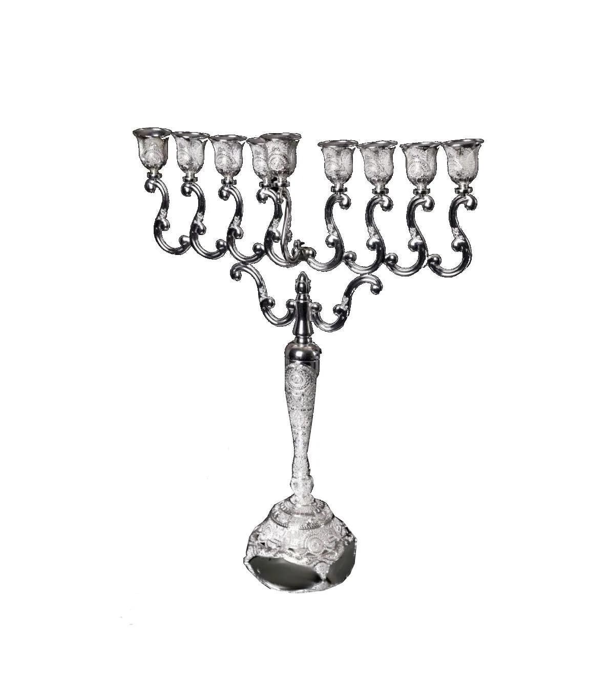 מנורת שולחן מעוצבת עם חצובות ושישה כוסות