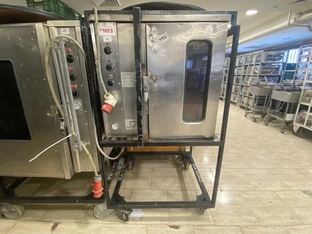 תמונה של מכונת בישול מקצועית להשכרה