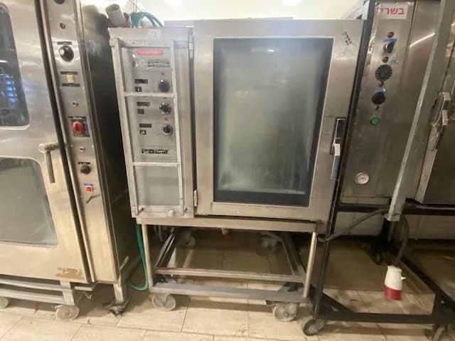 תנור מקצועי להשכרה, מתאים לקייטרינג ואירועים, ציוד יוקרתי להכנת אוכל לאירועים.